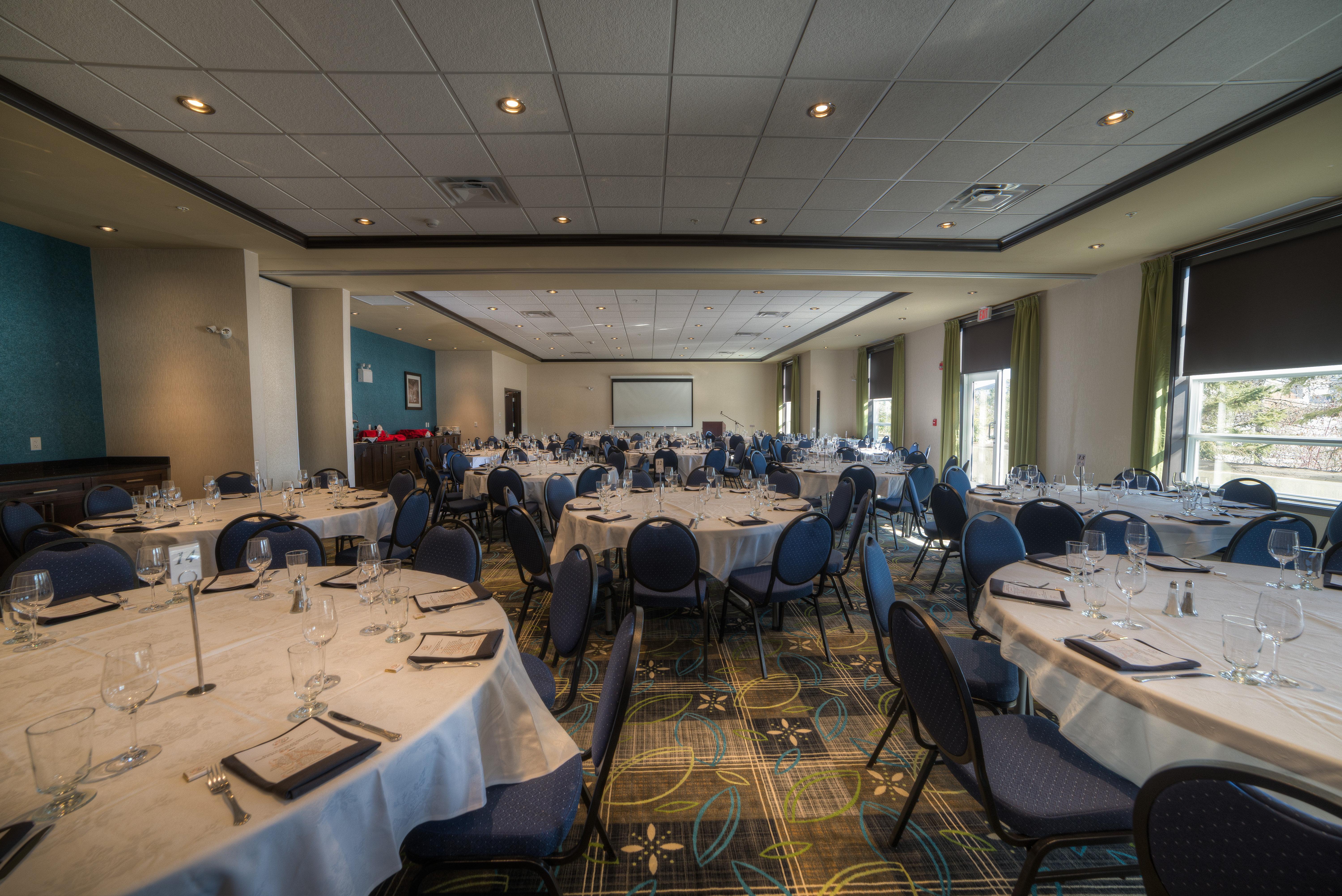 Holiday Inn Express & Suites Spruce Grove - Stony Plain By Ihg Экстерьер фото
