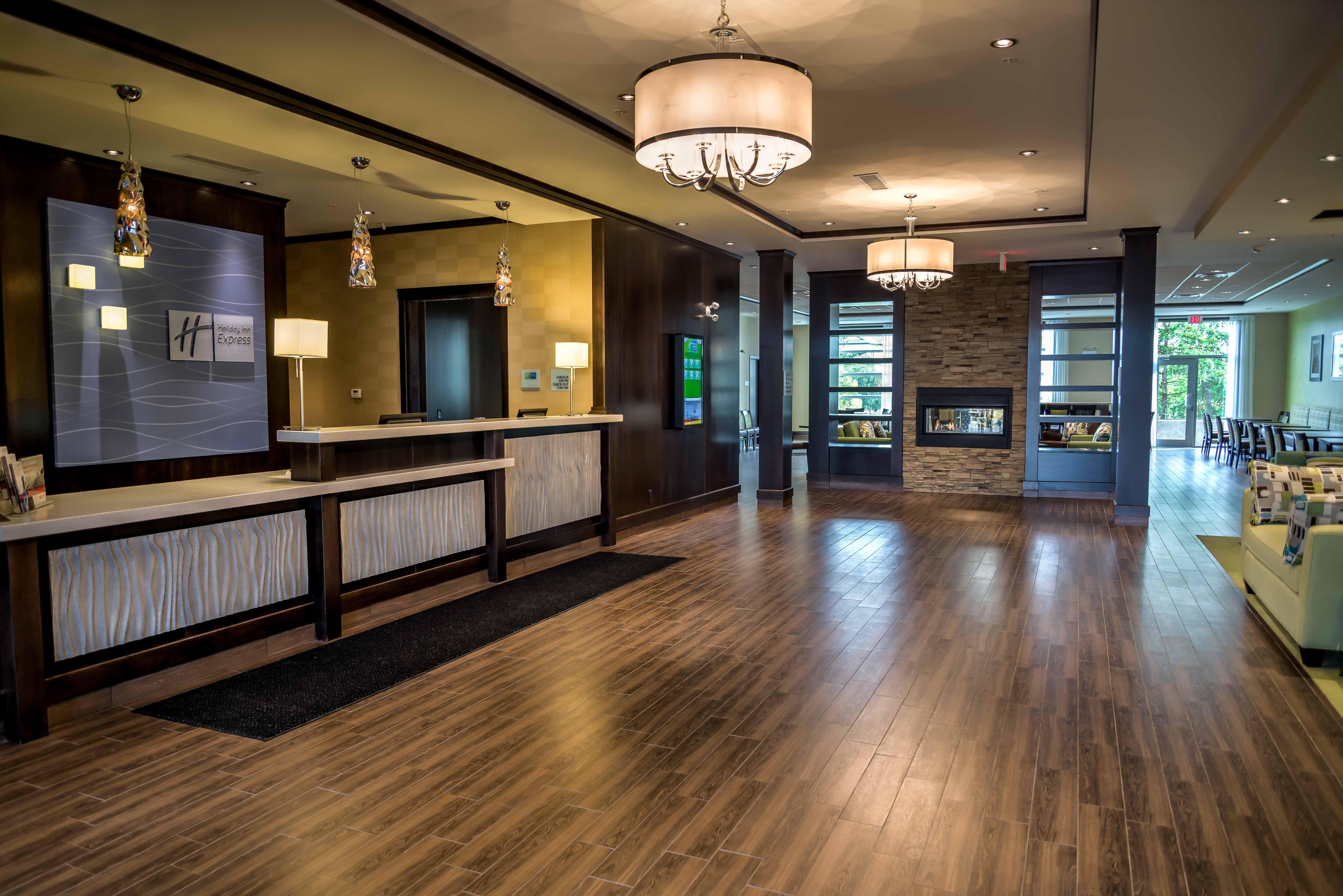 Holiday Inn Express & Suites Spruce Grove - Stony Plain By Ihg Экстерьер фото