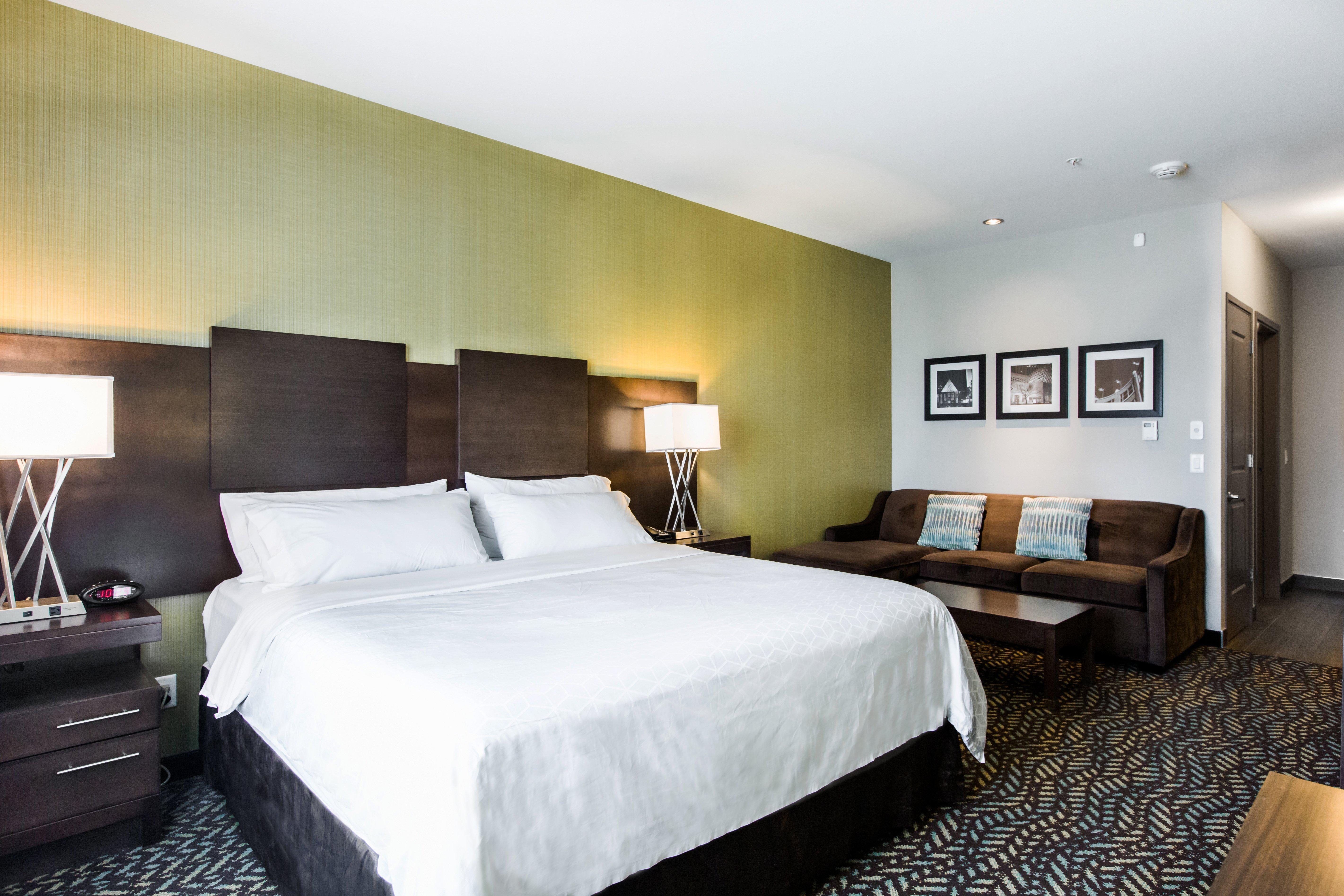 Holiday Inn Express & Suites Spruce Grove - Stony Plain By Ihg Экстерьер фото